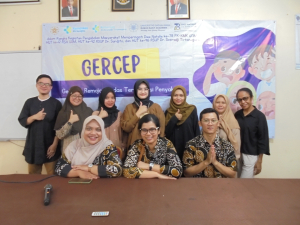 Foto bersama dosen dan mahasiswa MIB Minat Biokimia FK-KMK UGM.